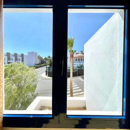Atico Con Wifi, Vista A Oceano En Primea Linea De Playa Apartament Puerto del Carmen (Lanzarote)